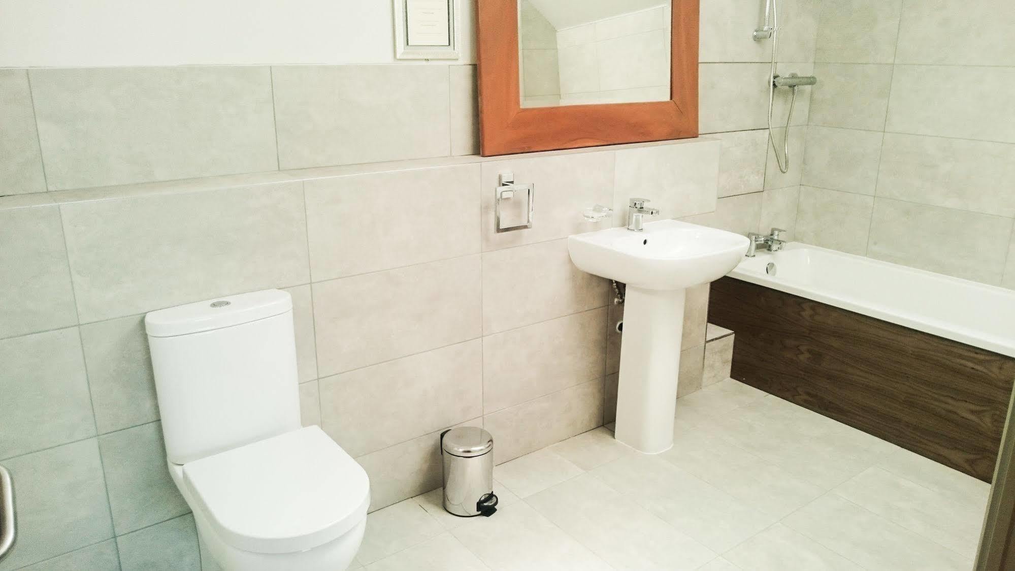 Lazaat Hotel Skidby
